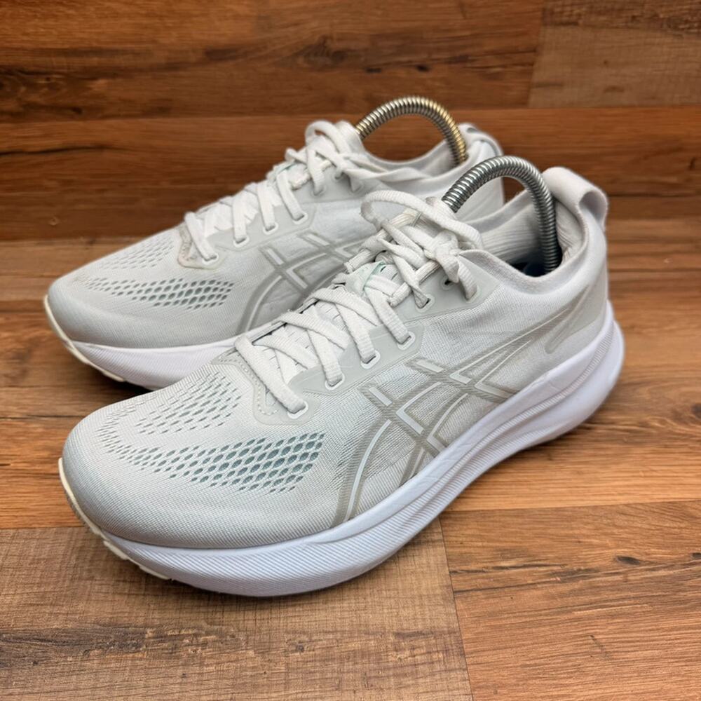 Asics Gel Kayano 32 women Size 9 Running Shoes White Pure Silver